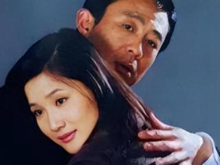 离婚后不提前夫侯勇，和女儿相依为生，如今45岁依旧宛如年轻少女