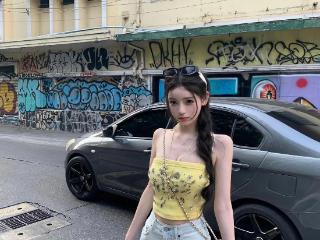 王思聪女友懒懒街拍曝光！这身打扮简直精致到犯规！真心喜欢