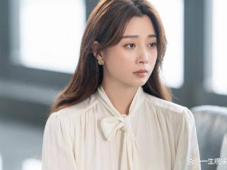 事实证明，45岁“有过6个前任”的殷桃，早已过上了神仙般的生活