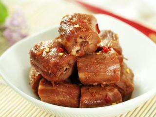 绝味食品业绩下滑门店缩减：被券商下调盈利预测，行业承压显著