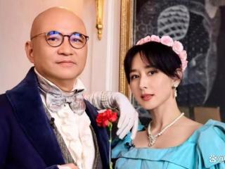 胡静与老公的最新合影，气质宛如画中公主，令人惊艳