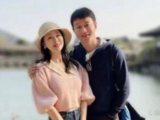 吃狗粮！佟大为夫妇去日本庆祝“玫瑰婚”，47岁的关悦微调的很美
