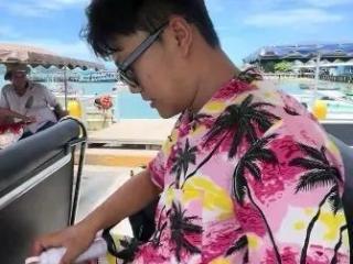 放飞自我，尽情玩耍，享受二人世界，正正真美