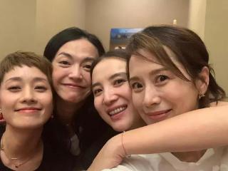 蒋欣42岁生日照片曝光！双腿纤细，非常瘦，犹如人间清醒