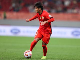 沪媒称赞蒯纪闻：海港和国家队未来的10号位，这位小将更有特点