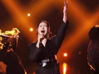 谭维维勇闯音乐江湖，经历爱恨纠葛，43岁依旧闪耀如初