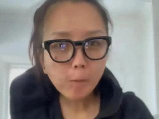 38岁何洁素颜近照引热议：超女天团命运各不同