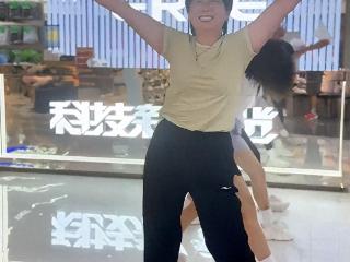 瑾汐直播破500万！全家总动员见证双城父母暖心接力