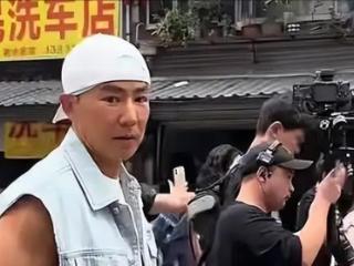 刘畊宏清场风波引热议，粉丝狂减23万如潮水