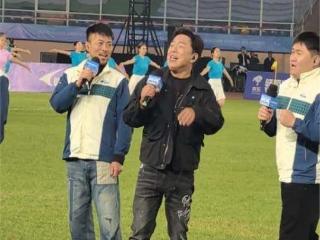 黄渤青岛豪爽请客，喝68元一瓶啤酒，切蓝鳍金枪鱼，桌上全是大佬