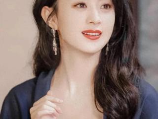 赵丽颖甜蜜绯闻曝光！导演男友暖心照顾萌娃眼神藏不住爱意