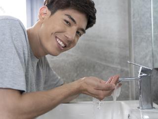 专家力荐！2025年挑选适合男人专用的控油洗面奶，速来一探究竟！