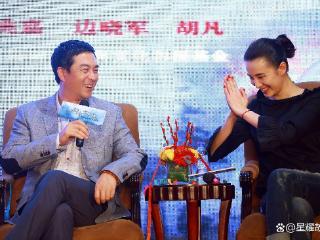刘小锋娶小16岁演员娇妻，婚后喜得两子，一家四口温馨和睦