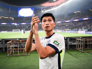 媒体人：武汉三镇上座率那么低，是否因为卓尔球迷不认这支球队？