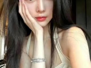 网红晓雪再曝李现猛料，聊天记录牵出通告单，离异身份引热议