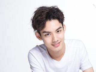 有没有哪个好心人推荐一款自己觉得好用买了又买的男士洗面奶?