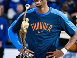 维尼修斯祝贺亚历山大MVP：兄弟，为你感到骄傲，你值得！
