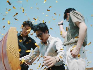 黄金开局“失窃”,征途爽剧今日上映,兄弟爽战嘉年华!