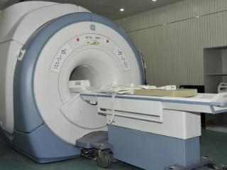 健信超导毛利率、研发费用率远弱同行，分红6000万后再补流近亿？