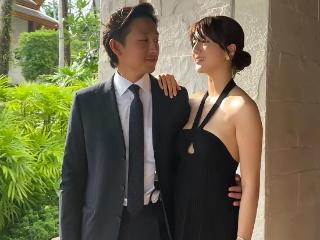 吴千语施伯雄首次以夫妻档参加婚礼，吴千语晒幸福甜蜜照