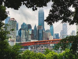 超越上海，这个西部城市凭什么？