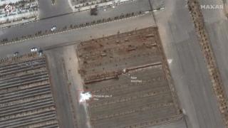 卫星图像显示了伊朗新冠死者的集体坟墓