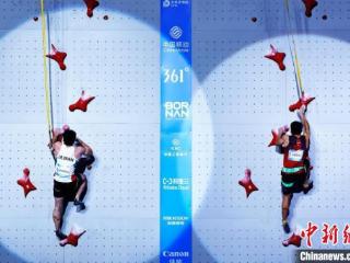 （杭州亚运会）亚运攀岩比赛首日：中国两名“00后”摘银牌