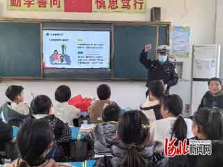 青龙高速交警开展安全宣传教育活动