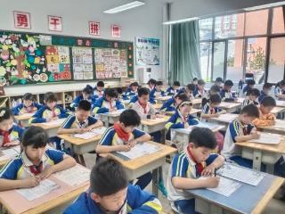 淄博市博山区五岭路小学举办四五年级英语实用书写比赛