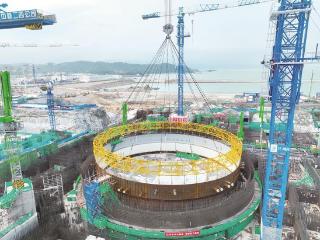 漳州核电3号机组反应堆厂房安全壳钢衬里首个模块 吊装成功