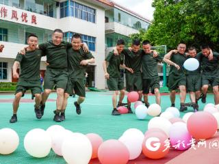 世界微笑日 | 中国军人，你笑起来真好看！