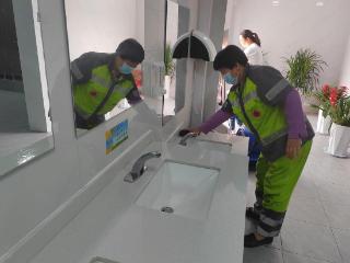 淄博八大局公厕保洁员：每天17个小时的坚守换市民游客如厕舒心