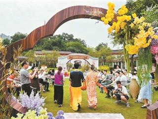 海珠迎来首个园林式结婚登记户外颁证点