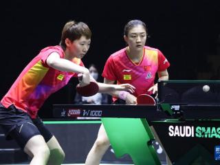 乒乓球——WTT沙特大满贯:陈梦/王曼昱晋级女双决赛