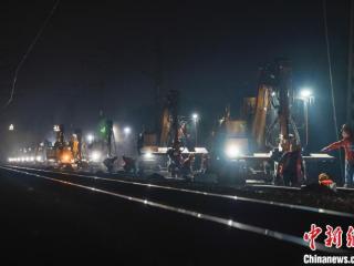 南铁启动京九铁路江西段集中修施工 首次运用“高铁换轨”模式