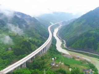 巫云开高速云阳境内17.67千米贯通 全线建成后串联渝东北多个景点