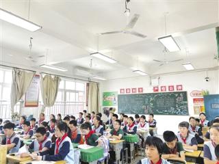 “敞亮课堂计划”青山湖区首批教室护眼灯改造完成