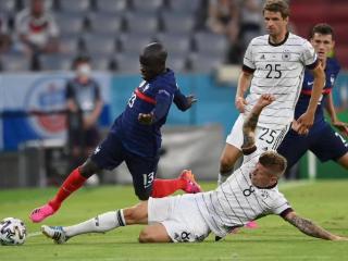 法国队公布欧洲杯参赛名单，33岁的坎特真是德尚的“心头肉”