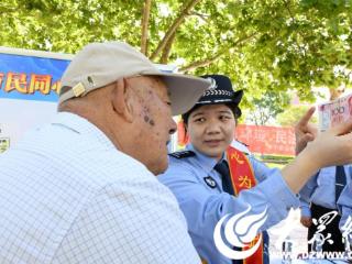 济宁市公安机关开展“5.15”打击和防范经济犯罪宣传活动