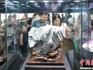第十二届中国（湖南）国际矿物宝石博览会开幕 各国奇珍异宝亮相