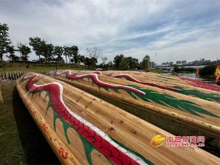 新舟下水！14艘传统龙舟亮相九龙湖