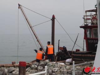 潍坊海警局连日来连续查获多艘违规渔船