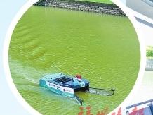 “机器人”清理河道　自动驾驶船畅游湖面