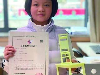 爱思考的重庆小女孩 发明“防地震桌椅”获国家专利