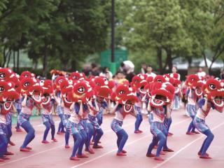 南京一中江北新区分校运动会 展示多彩校园生活
