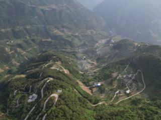 果然不简单！藏在重庆大山里的这条路或创全球最大坡差纪录