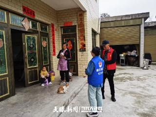 修文县小箐镇关工委开展未成年人保护法进农村宣传活动