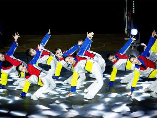第三届北京啦啦操冠军赛举办 近6000青少年活力“啦”满
