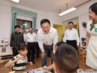 刘宁看望慰问少年儿童和教职员工