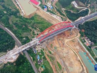 广西：南湛高速公路建设有序推进